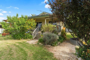 Cottage in the Vineyard - Sleeps 4, Vineyard Views
